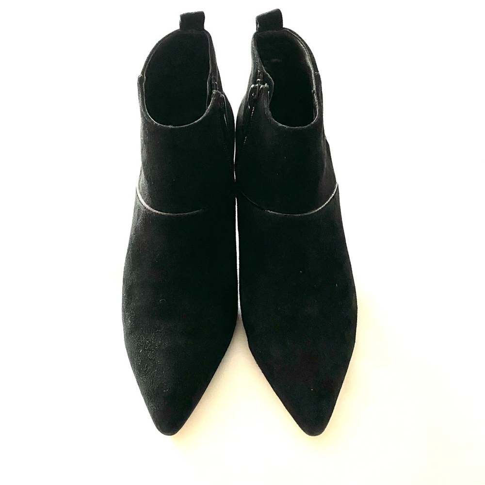 Donald/Pliner Fayla Ankle Boot - Picture 3 of 10